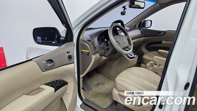 Kia Carnival R Premium, 2012 10