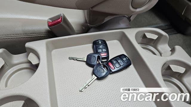 Kia Carnival R Premium, 2012 18