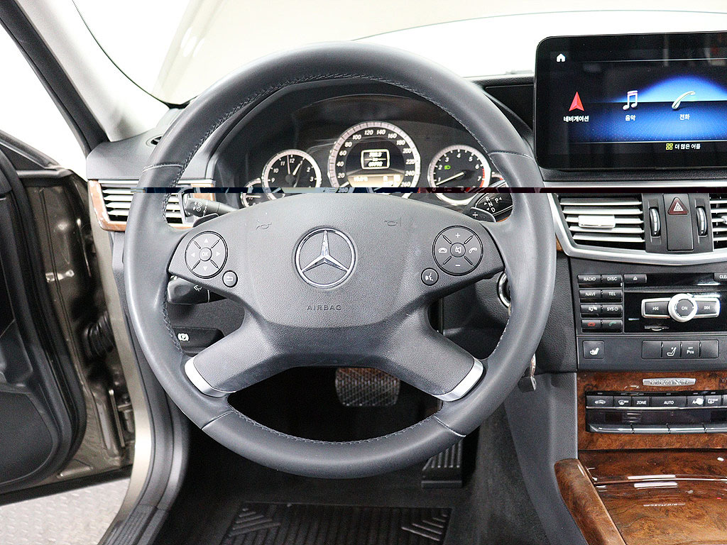 Mercedes-Benz E-класс W212 E300 Elegance, 2012 16