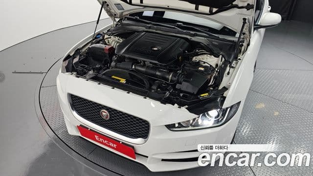 Jaguar XE Prestige, 2016 6