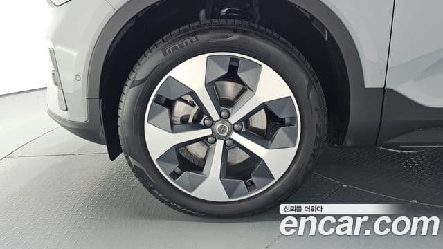 Volvo XC40 B4 Ultra Bright, 2025 все фото