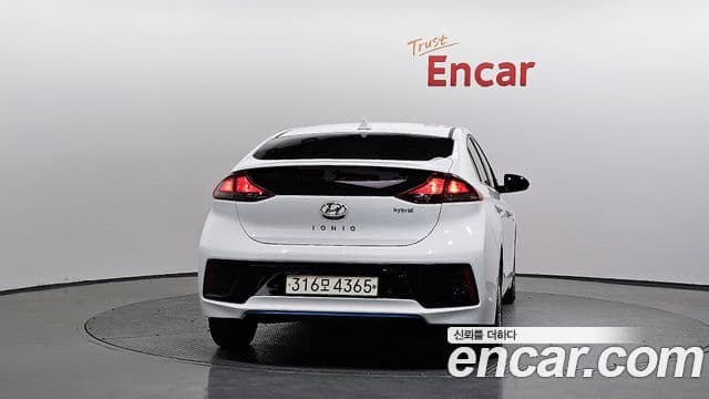 Hyundai Ioniq гибрид, 2019 4