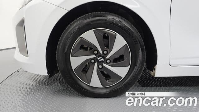 Hyundai Ioniq гибрид, 2019 все фото