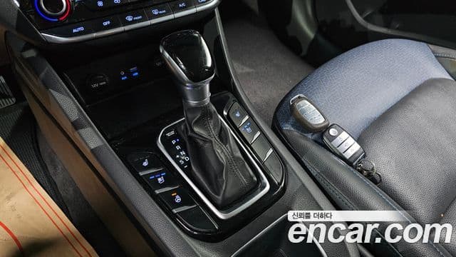 Hyundai Ioniq гибрид, 2019 9