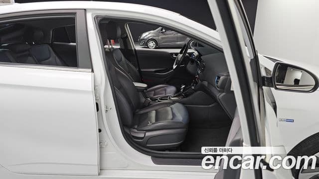 Hyundai Ioniq гибрид, 2019 12