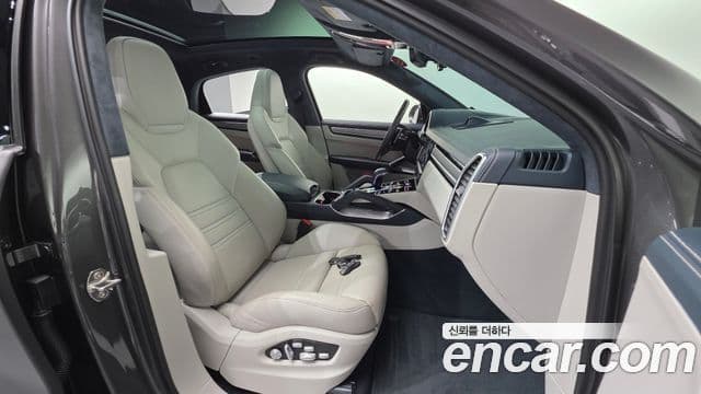 Porsche Cayenne (PO536) 4.0 турбо купе, 2020 10