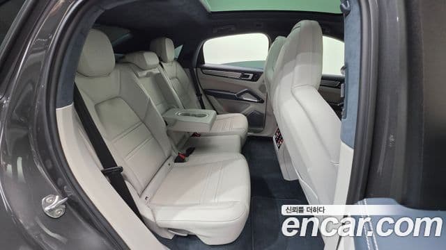 Porsche Cayenne (PO536) 4.0 турбо купе, 2020 18