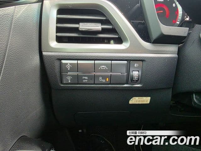 KG모빌리티(SsangYong) Beautiful Korando бензин 1.5 2WD C7, 2023 18