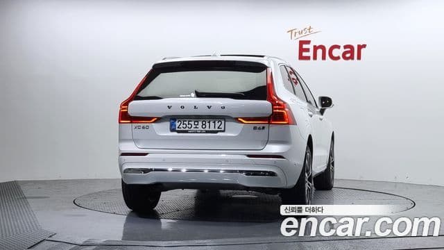 Volvo XC60 2세대 B6 Ultra Bright, 2025 4