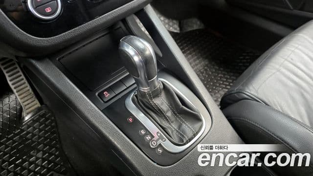 Volkswagen 시로코 2.0 TSI R, 2013 9