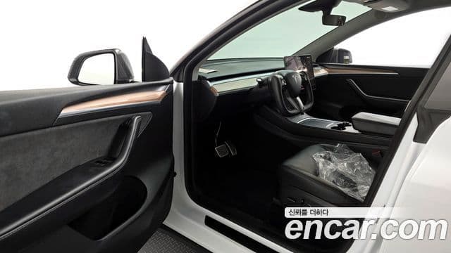 Tesla модель Y, 2023 10