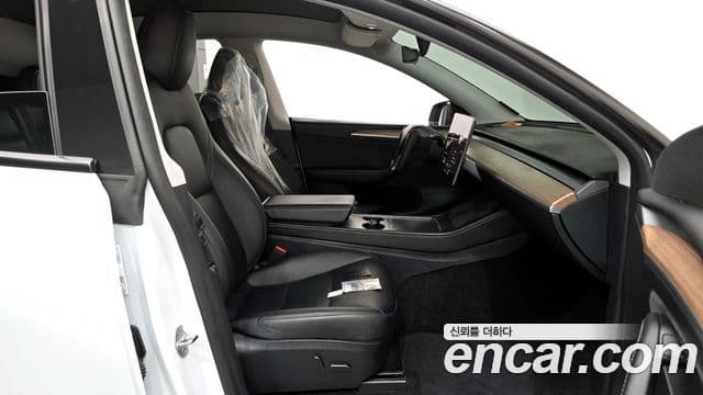 Tesla модель Y, 2023 11