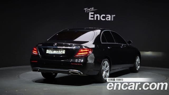 Mercedes-Benz E-класс W213 Avantgarde, 2017 2