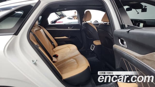 Kia K5 3세대 Signature, 2022 12