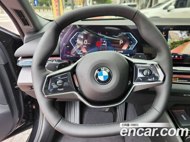 BMW 5시리즈 (G60), 2025 8
