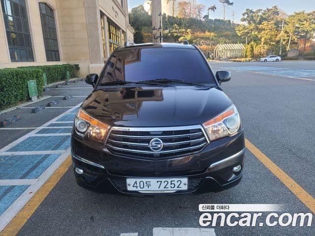 KG모빌리티(SsangYong) Korando 투리스모 4WD GT 9인승, 2014 3