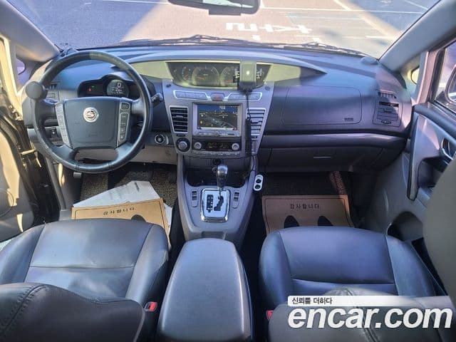 KG모빌리티(SsangYong) Korando 투리스모 4WD GT 9인승, 2014 7