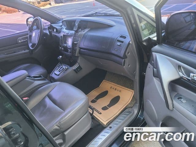 KG모빌리티(SsangYong) Korando 투리스모 4WD GT 9인승, 2014 10