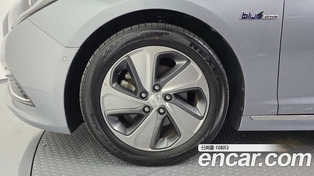 Hyundai LF Sonata гибрид Premium, 2016 все фото