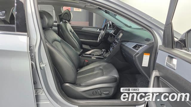 Hyundai LF Sonata гибрид Premium, 2016 11