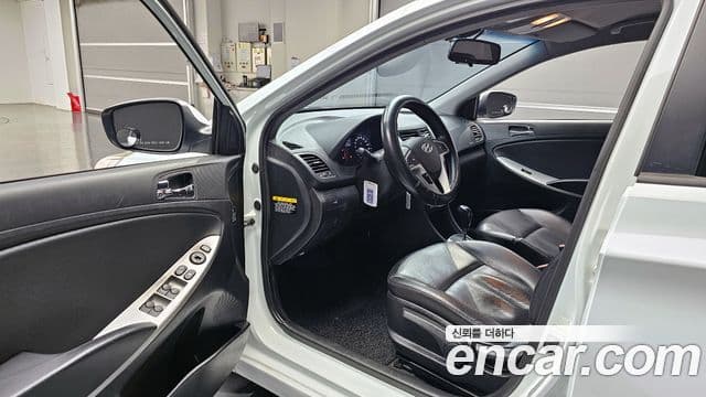 Hyundai Accent(новый кузов / новое поколение) Premier, 2012 10