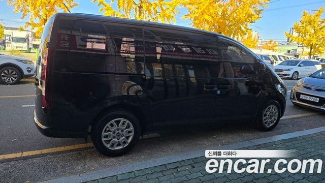 Hyundai Staria Modern, 2025 8