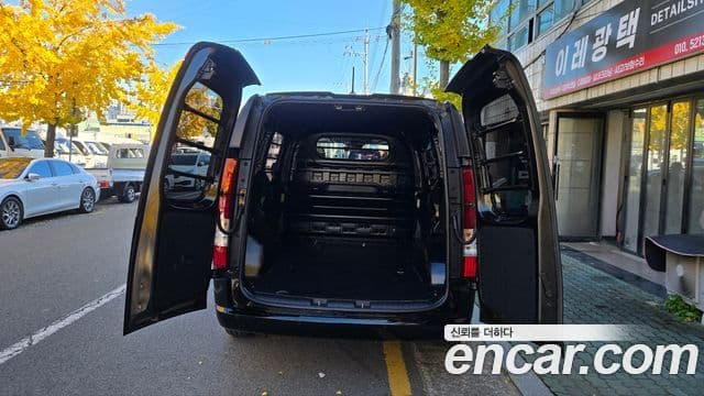 Hyundai Staria Modern, 2025 10