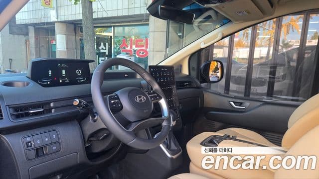 Hyundai Staria Modern, 2025 11