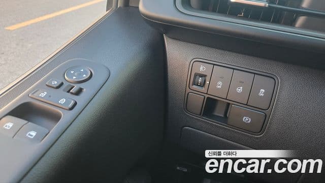 Hyundai Staria Modern, 2025 13