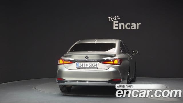 Lexus ES300h 7세대 Executive, 2026 4