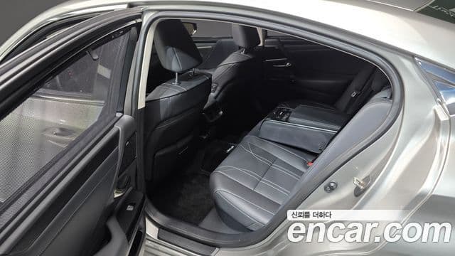 Lexus ES300h 7세대 Executive, 2026 11