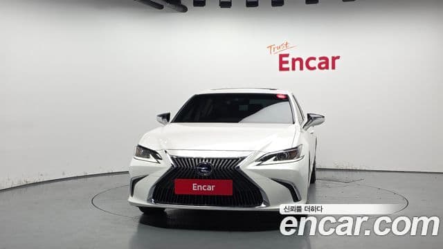 Lexus ES300h 7세대 Luxury Plus, 2020 3