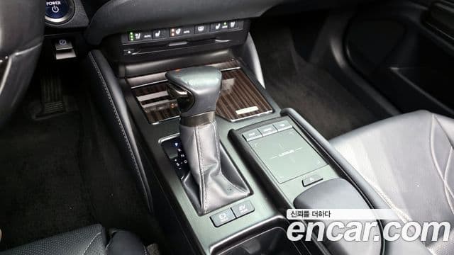 Lexus ES300h 7세대 Luxury Plus, 2020 9