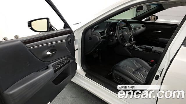 Lexus ES300h 7세대 Luxury Plus, 2020 10