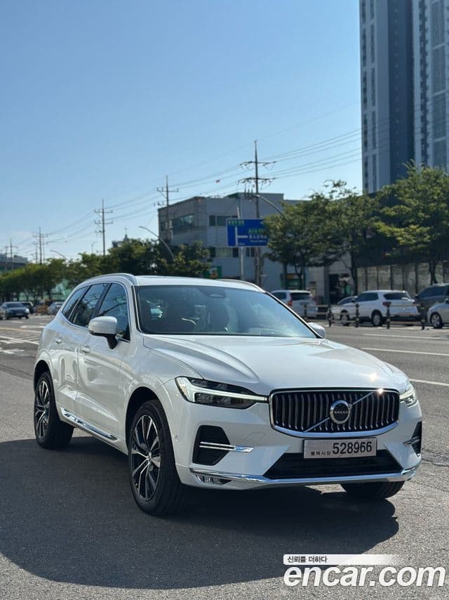 Volvo XC60 2세대 B6 Ultra Bright, 2025 1