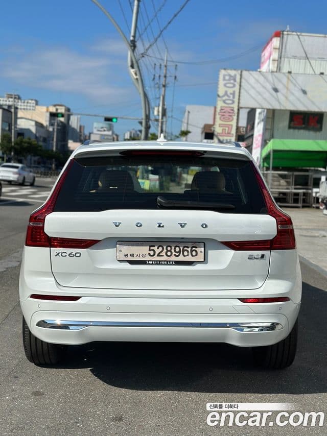 Volvo XC60 2세대 B6 Ultra Bright, 2025 4