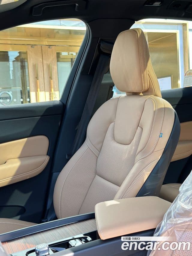 Volvo XC60 2세대 B6 Ultra Bright, 2025 6