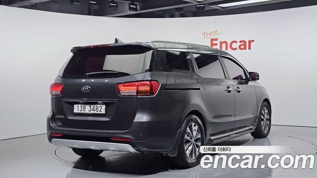 Kia All New Carnival Luxury, 2017 2