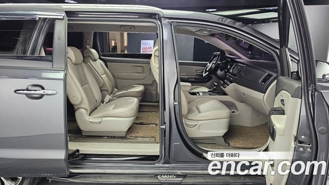 Kia All New Carnival Luxury, 2017 12
