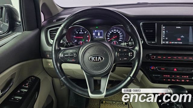 Kia All New Carnival Luxury, 2017 14