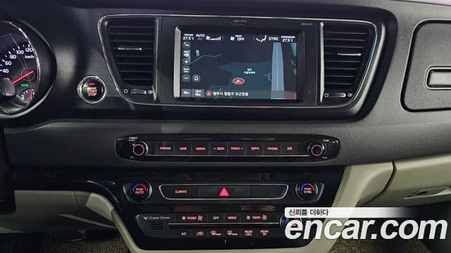 Kia All New Carnival Luxury, 2017 15