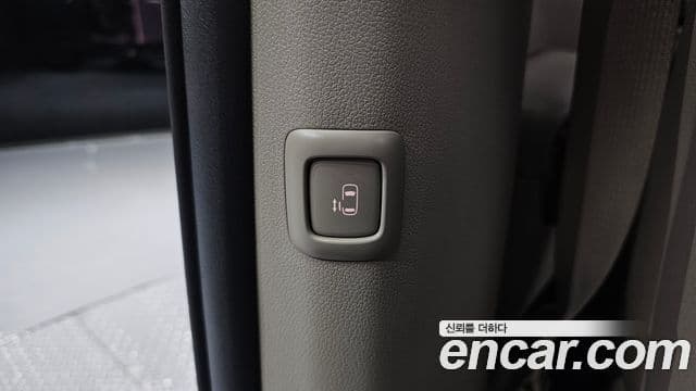 Kia All New Carnival Luxury, 2017 18