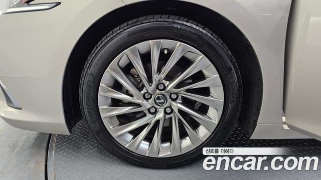 Lexus ES300h 7세대 Luxury Plus, 2019 все фото