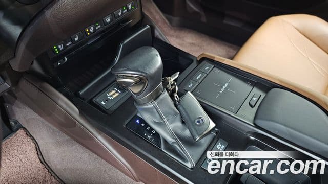 Lexus ES300h 7세대 Luxury Plus, 2019 9