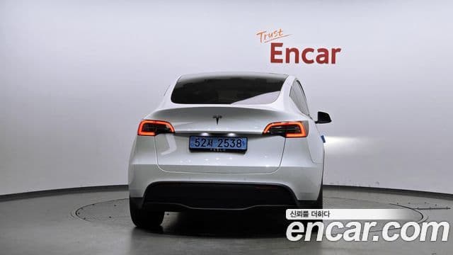 Tesla модель Y Long Range AWD, 2022 4