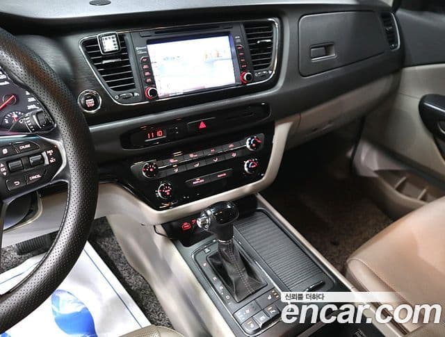Kia All New Carnival Luxury, 2016 11