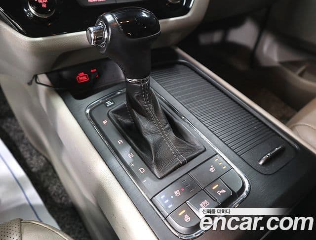 Kia All New Carnival Luxury, 2016 15