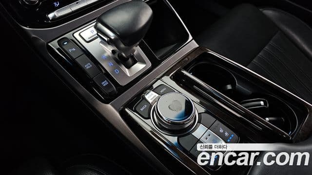 Genesis EQ900 Luxury, 2017 9