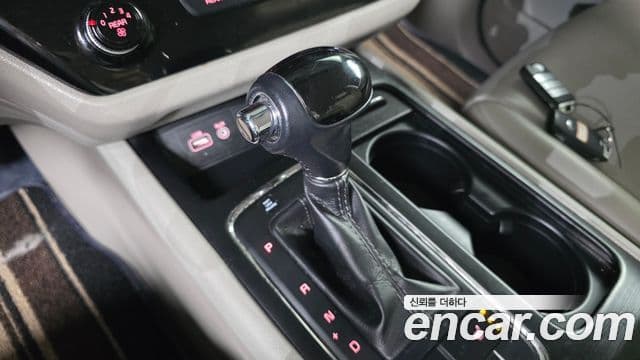 Kia All New Carnival Luxury, 2016 9