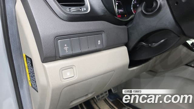 Kia All New Carnival Luxury, 2016 13